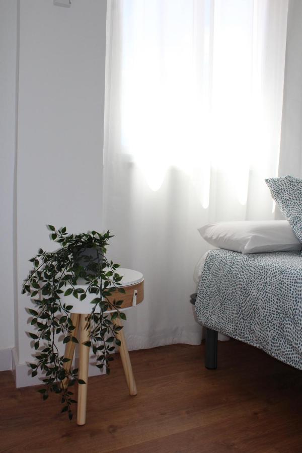 Beautiful Brand New 2 Bedroom Flat With Terrace Malaga Exterior photo